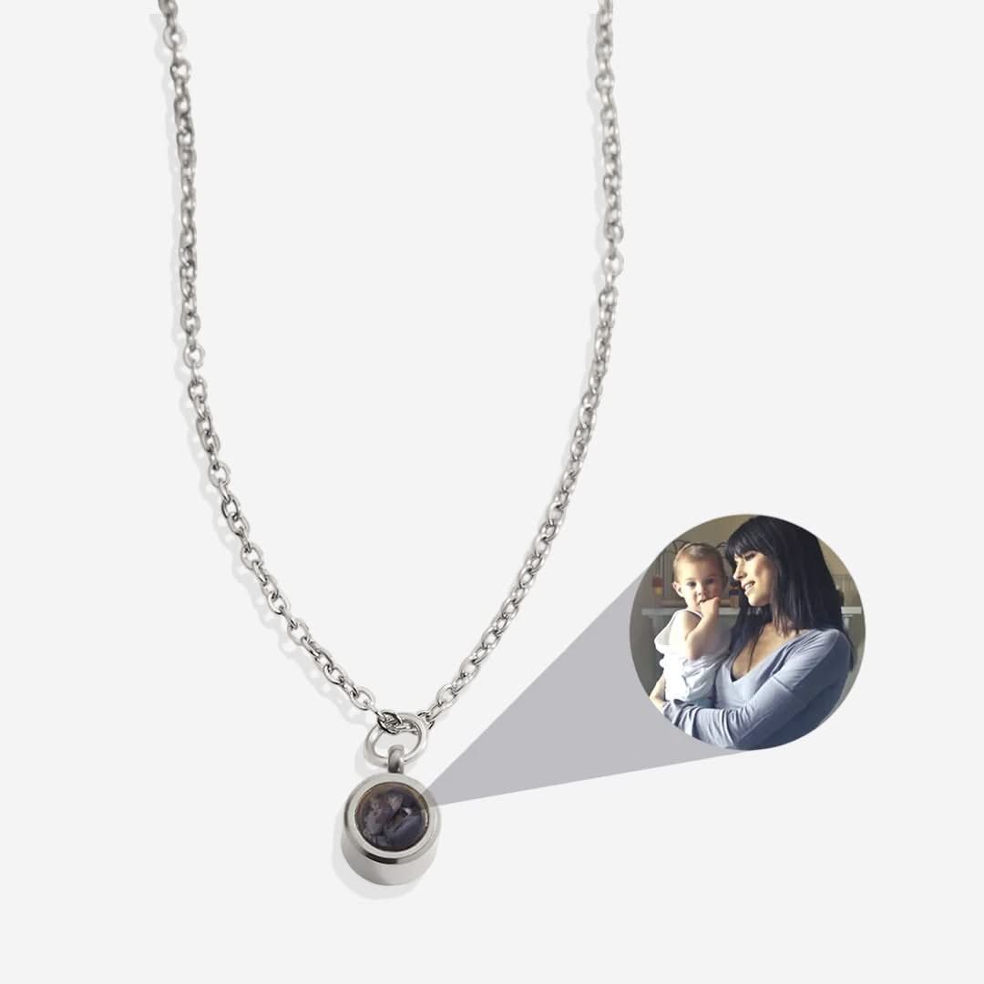 The classic photo necklace
